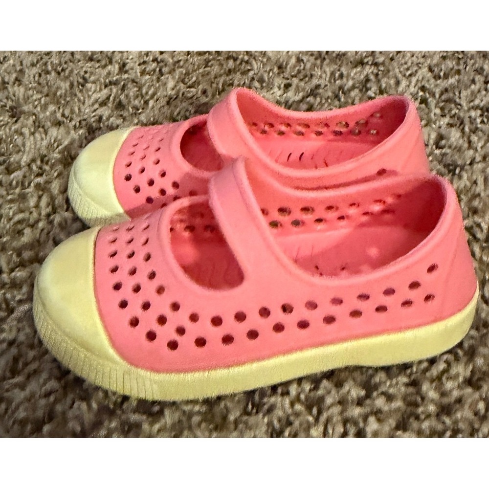 Old Navy-Pink EVA (Plant Based) Cut Out Mary Jane Shoes Size 6